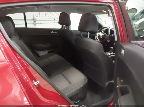 KNDPMCAC8H7247489 2017 KIA SPORTAGE - Image 8