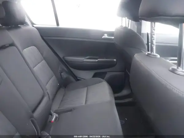 KNDPMCAC8H7256449 2017 KIA SPORTAGE - Image 8
