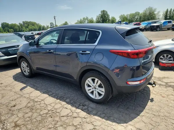 KNDPMCAC8H7261408 2017 KIA SPORTAGE - Image 2
