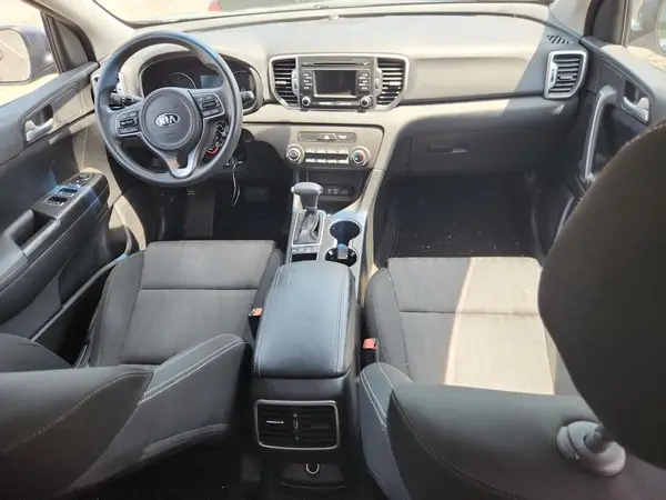 KNDPMCAC8H7261408 2017 KIA SPORTAGE - Image 8
