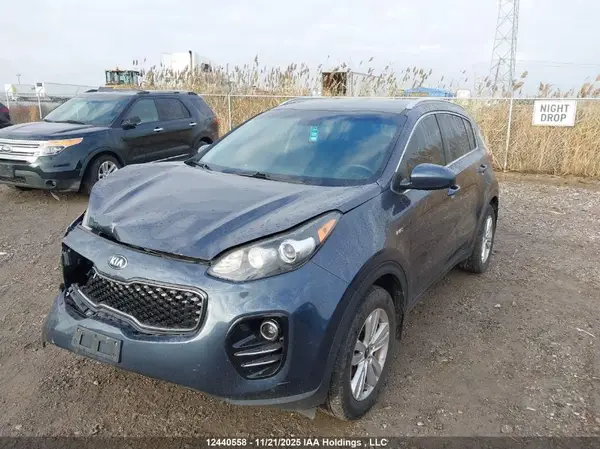 KNDPMCAC8H7273316 2017 KIA SPORTAGE - Image 2