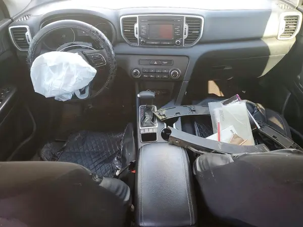 KNDPMCAC8H7275101 2017 KIA SPORTAGE - Image 8