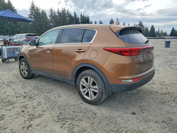 KNDPMCAC8H7282405 2017 KIA SPORTAGE - Image 2