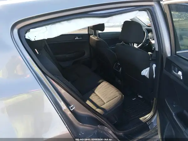 KNDPMCAC8H7299267 2017 KIA SPORTAGE - Image 8