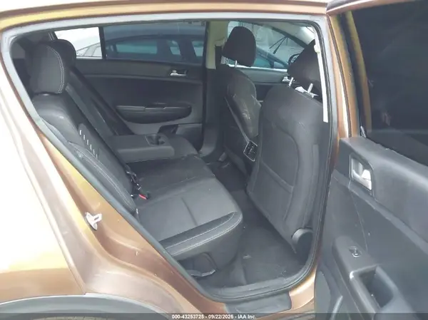 KNDPMCAC8J7302268 2018 KIA SPORTAGE - Image 8