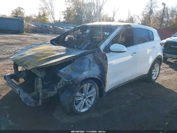 KNDPMCAC8J7308281 2018 KIA SPORTAGE - Image 2