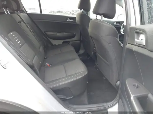 KNDPMCAC8J7309236 2018 KIA SPORTAGE - Image 8