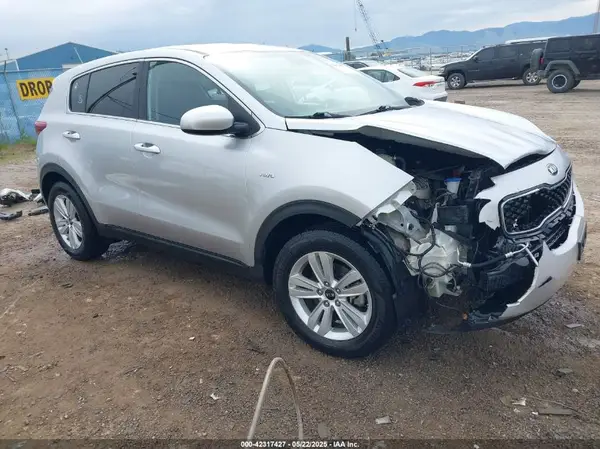 KNDPMCAC8J7318955 2018 KIA SPORTAGE - Image 1
