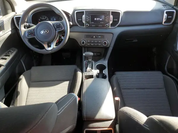 KNDPMCAC8J7330264 2018 KIA SPORTAGE - Image 8