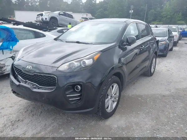 KNDPMCAC8J7330507 2018 KIA SPORTAGE - Image 2