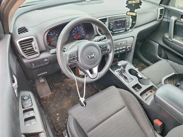 KNDPMCAC8J7339563 2018 KIA SPORTAGE - Image 8