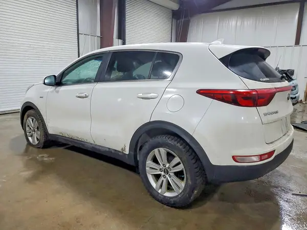 KNDPMCAC8J7351969 2018 KIA SPORTAGE - Image 2