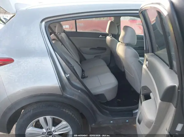 KNDPMCAC8J7354418 2018 KIA SPORTAGE - Image 8