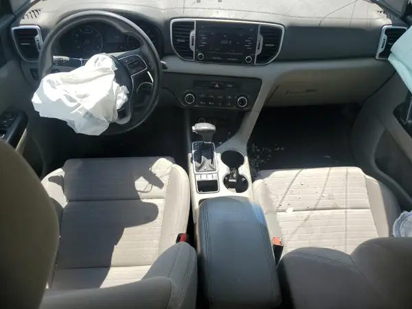 KNDPMCAC8J7370599 2018 KIA SPORTAGE - Image 8