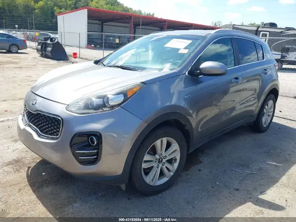 KNDPMCAC8J7373891 2018 KIA SPORTAGE - Image 2