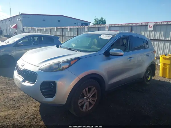 KNDPMCAC8J7378296 2018 KIA SPORTAGE - Image 2