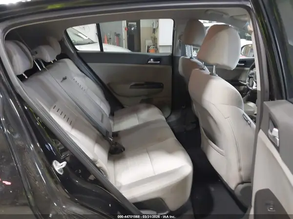 KNDPMCAC8J7378833 2018 KIA SPORTAGE - Image 8