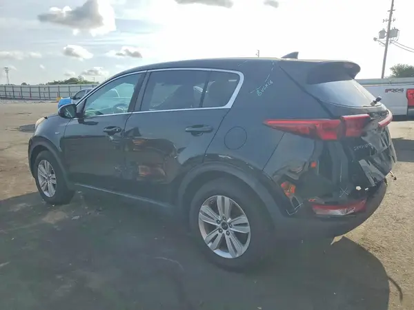 KNDPMCAC8J7382901 2018 KIA SPORTAGE - Image 2