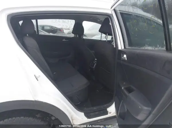 KNDPMCAC8J7388231 2018 KIA SPORTAGE - Image 8