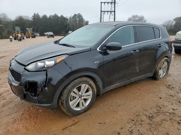 KNDPMCAC8J7390772 2018 KIA SPORTAGE - Image 1