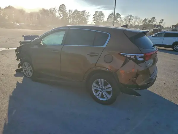 KNDPMCAC8J7391923 2018 KIA SPORTAGE - Image 2