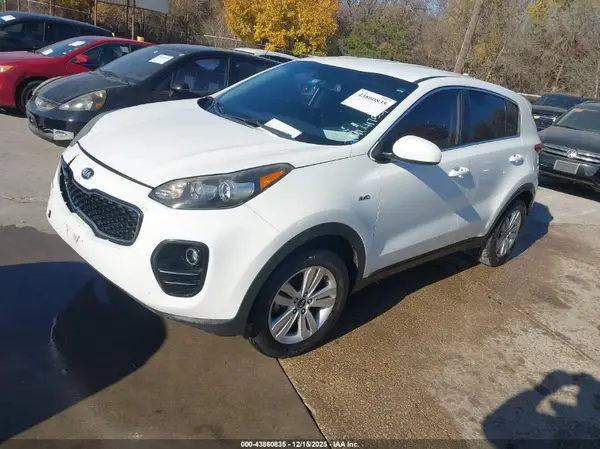 KNDPMCAC8J7417551 2018 KIA SPORTAGE - Image 2