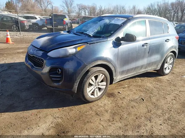 KNDPMCAC8J7421597 2018 KIA SPORTAGE - Image 2