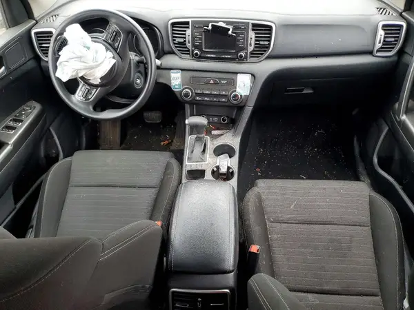 KNDPMCAC8J7422264 2018 KIA SPORTAGE - Image 8