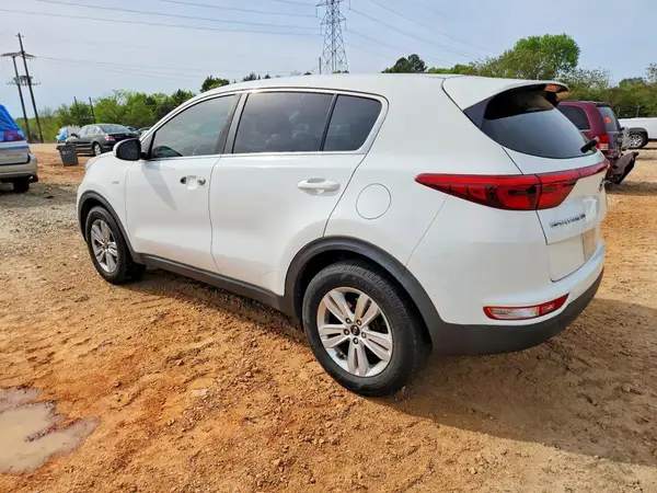 KNDPMCAC8J7426671 2018 KIA SPORTAGE - Image 2