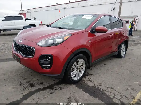 KNDPMCAC8J7436522 2018 KIA SPORTAGE - Image 2