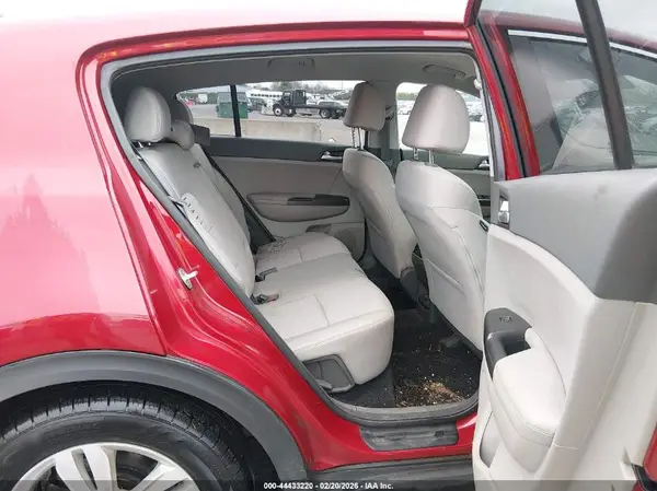 KNDPMCAC8J7436522 2018 KIA SPORTAGE - Image 8