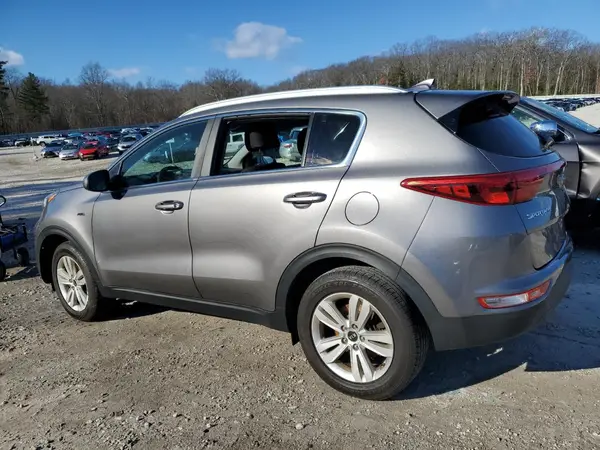 KNDPMCAC8J7437590 2018 KIA SPORTAGE - Image 2