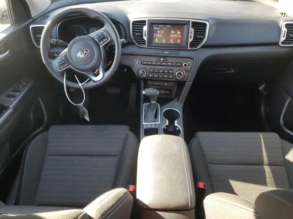 KNDPMCAC8J7437590 2018 KIA SPORTAGE - Image 8