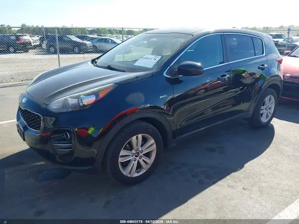 KNDPMCAC8J7438240 2018 KIA SPORTAGE - Image 2