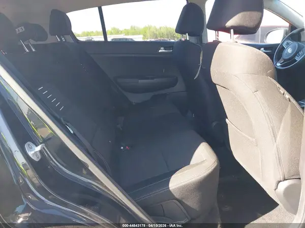 KNDPMCAC8J7438240 2018 KIA SPORTAGE - Image 8