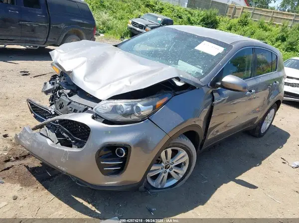 KNDPMCAC8J7444071 2018 KIA SPORTAGE - Image 2