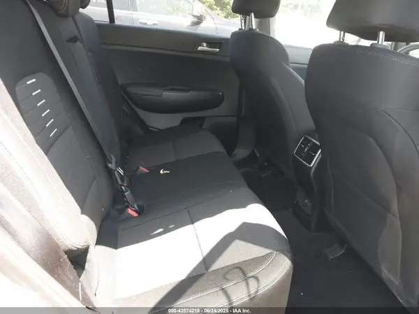 KNDPMCAC8J7444071 2018 KIA SPORTAGE - Image 8