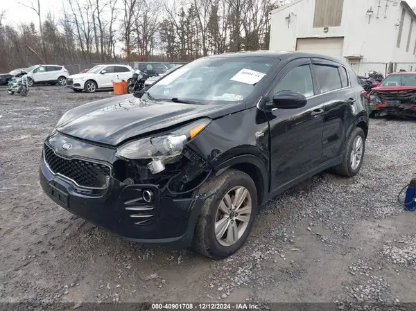 KNDPMCAC8J7447200 2018 KIA SPORTAGE - Image 2