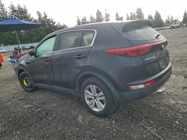 KNDPMCAC8J7468483 2018 KIA SPORTAGE - Image 2