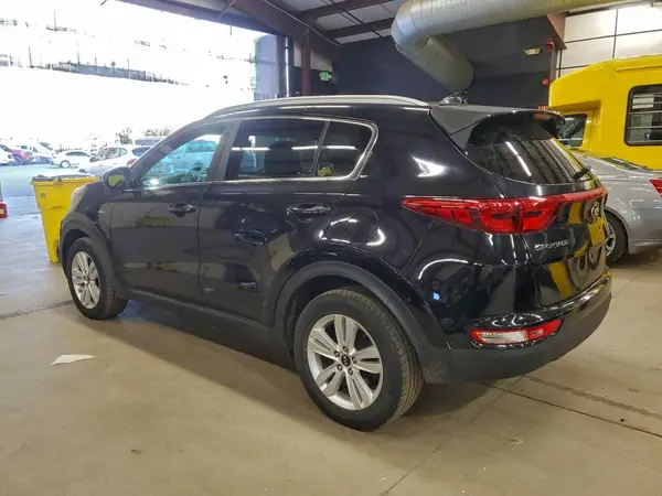 KNDPMCAC8J7470668 2018 KIA SPORTAGE - Image 2