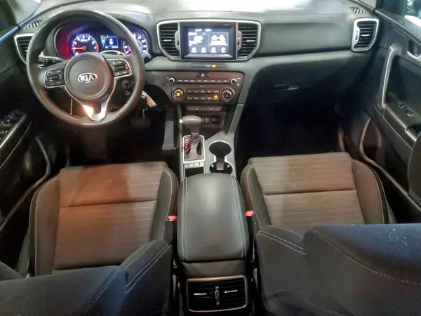 KNDPMCAC8J7470668 2018 KIA SPORTAGE - Image 8