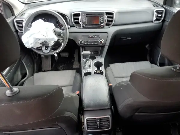 KNDPMCAC8K7502049 2019 KIA SPORTAGE - Image 8