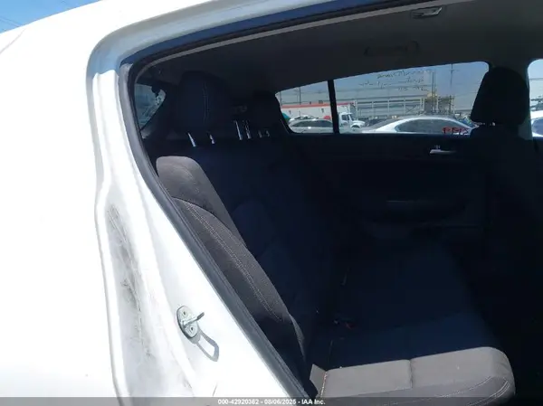 KNDPMCAC8K7511964 2019 KIA SPORTAGE - Image 8