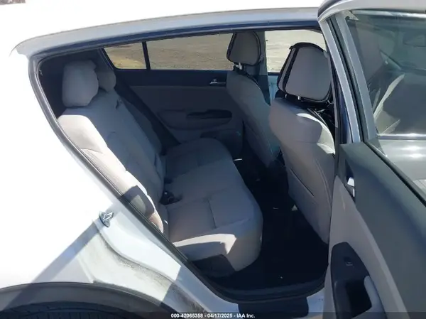 KNDPMCAC8K7534967 2019 KIA SPORTAGE - Image 8