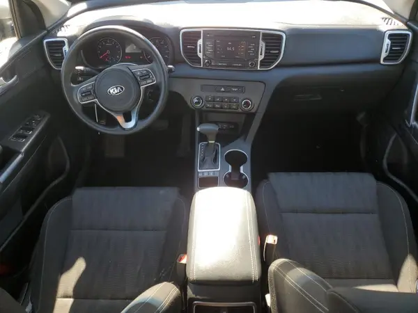 KNDPMCAC8K7560811 2019 KIA SPORTAGE - Image 8