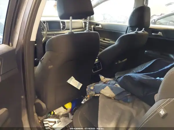 KNDPMCAC8K7567418 2019 KIA SPORTAGE - Image 8
