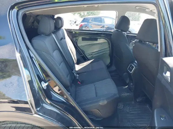 KNDPMCAC8K7574711 2019 KIA SPORTAGE - Image 8