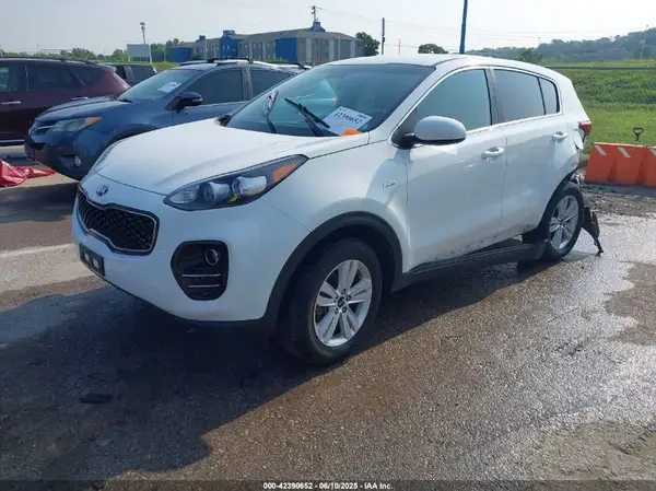 KNDPMCAC8K7591671 2019 KIA SPORTAGE - Image 2