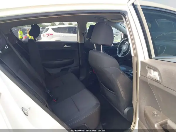 KNDPMCAC8K7591671 2019 KIA SPORTAGE - Image 8