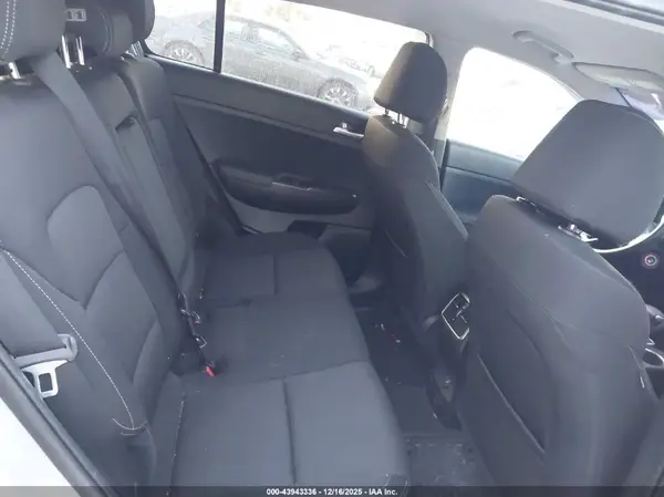 KNDPMCAC8K7613555 2019 KIA SPORTAGE - Image 8